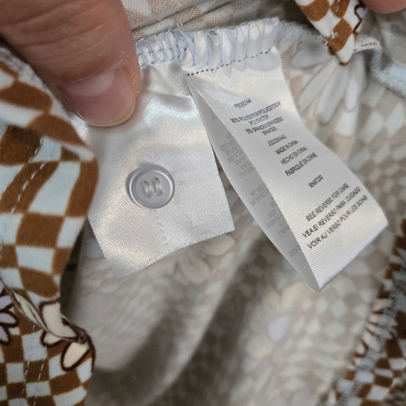 ###Almost Famous Floral Long sleeve Blouse - Picture 5 of 5